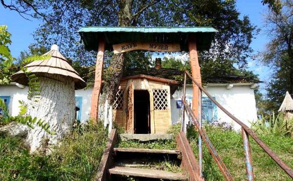 Клуб музей села Баїв