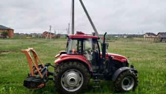 У Боратині прибирають узбіччя за допомогою диво-техніки