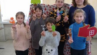 Виставка хенд-мейд виробів від промінських школярів