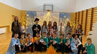 Екологічний театр Рованцівської школи потішив прем’єрою (ФОТО)