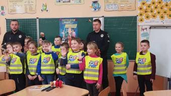 «Світлодіти» у Баєві: школярам розповіли про безпеку на дорозі