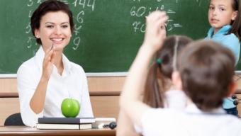 Жителі громади розповідають про вчителів, які змінили їхнє життя