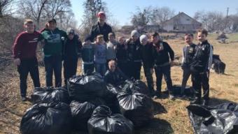 Весняне прибирання у Баєві
