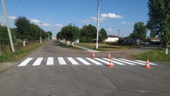 У Боратинській громаді тривають роботи із нанесення дорожньої розмітки