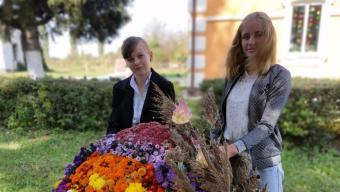 У Мстишині виготовили квіткову скульптуру планети