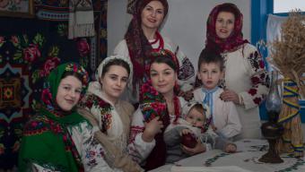 Презентували ФОТОпроект Боратинської громади «Українська хустка»