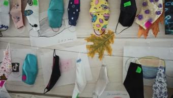 Боратинські школярі майструють маски для себе та своїх рідних