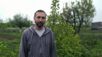 Проміняв місто на село, щоб створити свій «райський сад»