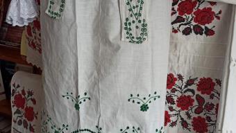 У Промені презентували виставку стародавніх вишиванок