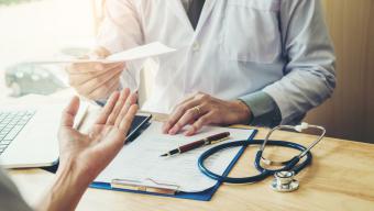 Закликають пришвидшити подання заяв-розрахунків на виплату лікарняних