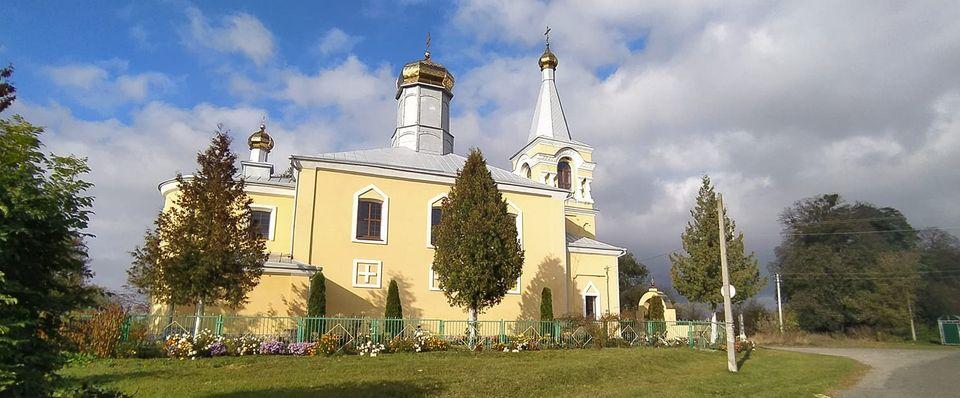 Коршів церква